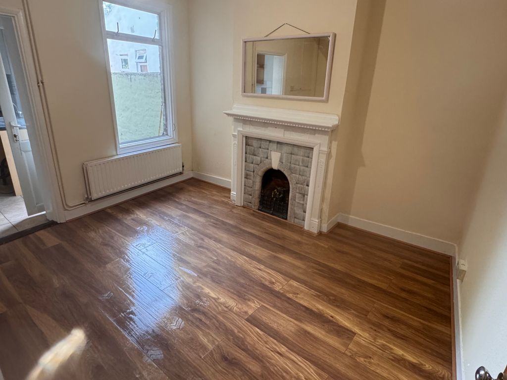 Property photo 3 of 8 Dining Room