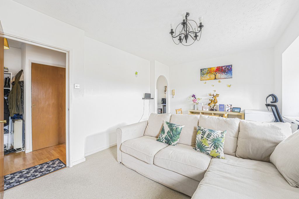 Property photo 2 of 13