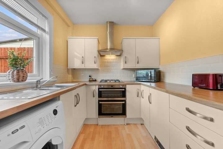 Property photo 3 of 32