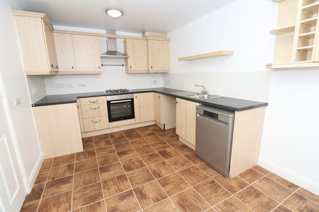Property photo 2 of 16 Kitchen