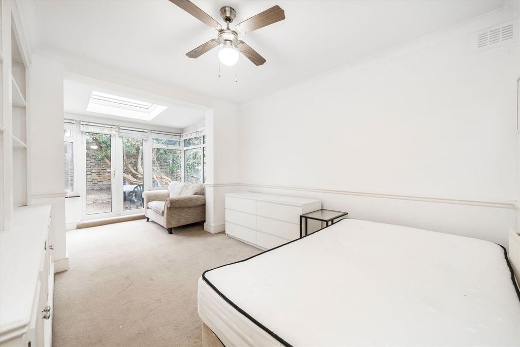 Property photo 3 of 5