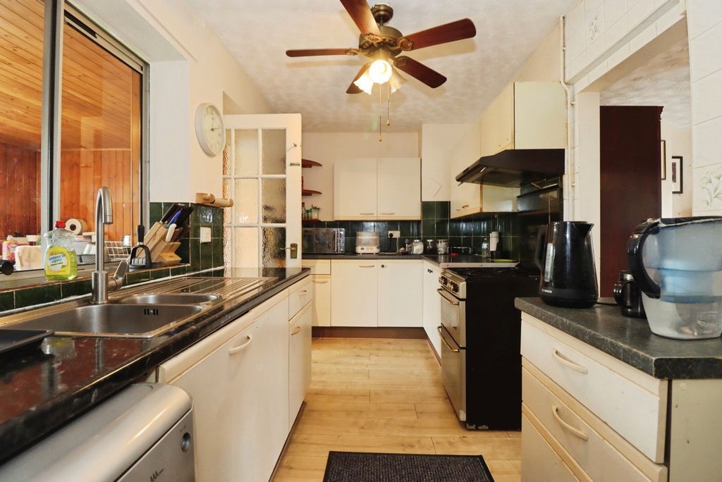 Property photo 3 of 20 Pbox-Img.Jpg