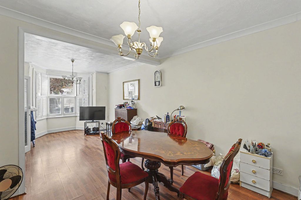 Property photo 2 of 21 Dining Room