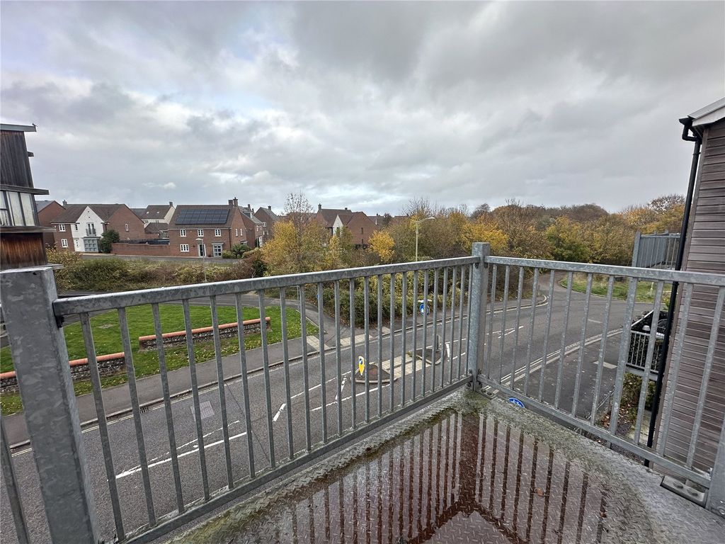 Property photo 3 of 11 Picture No. 12