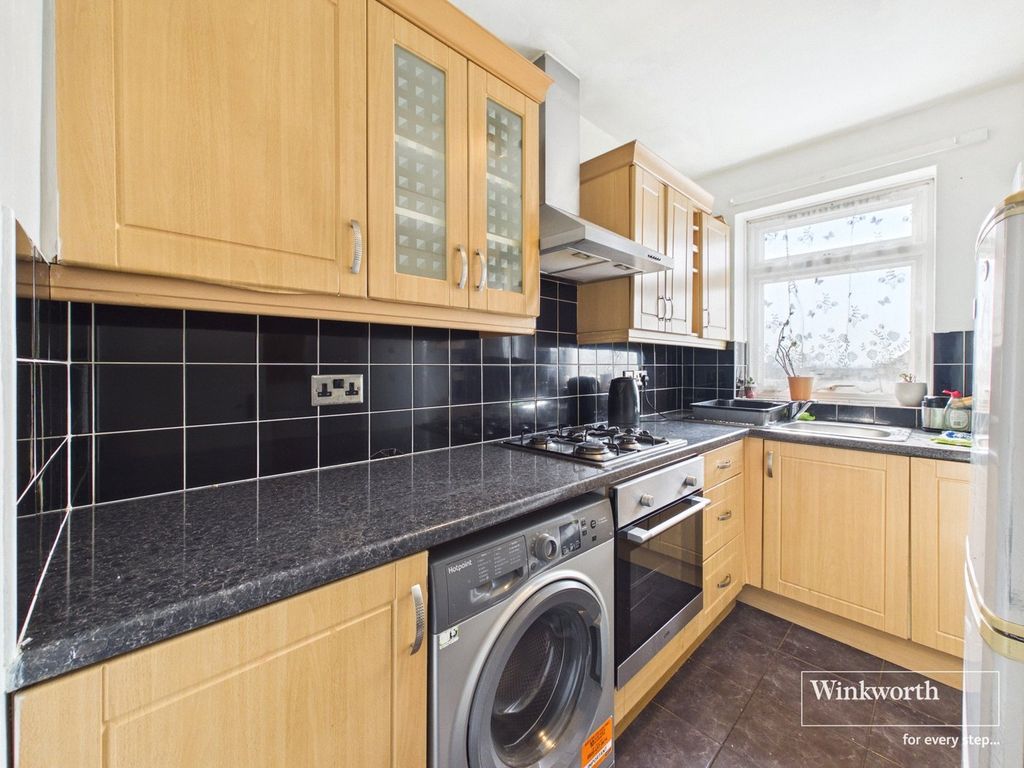 Property photo 2 of 6 Kitchen