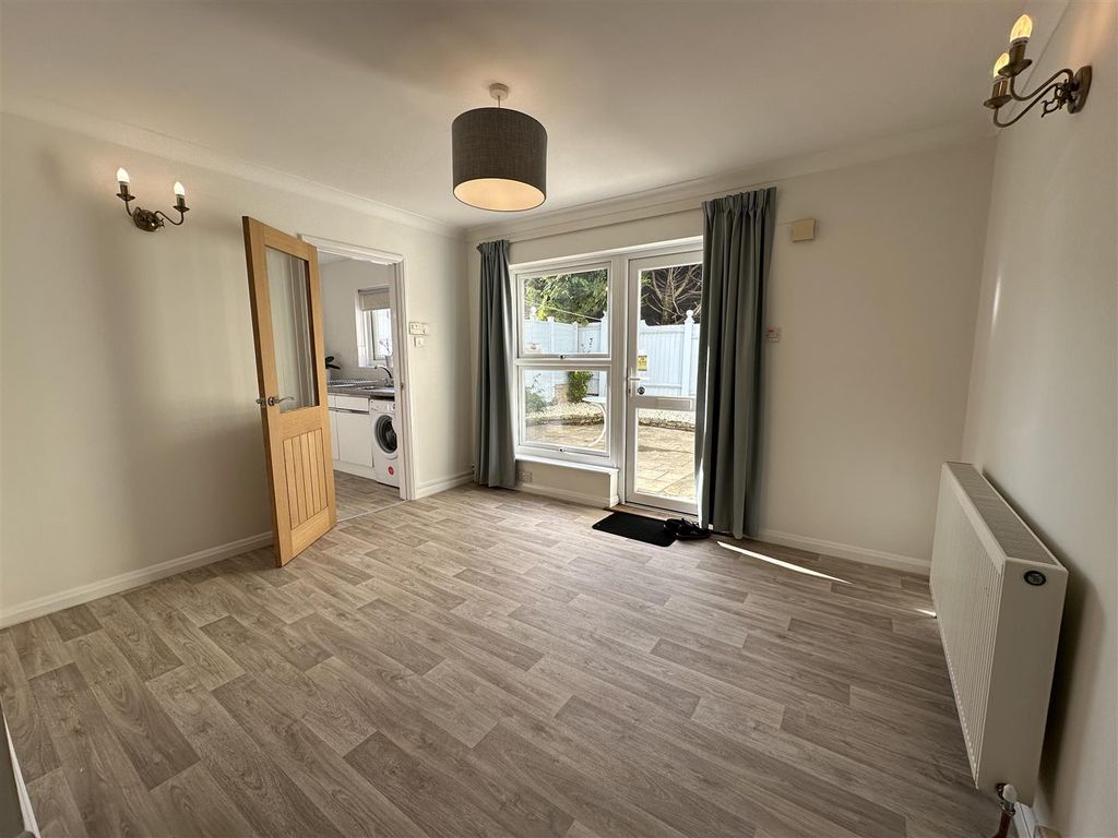 Property photo 3 of 19 Dining Room