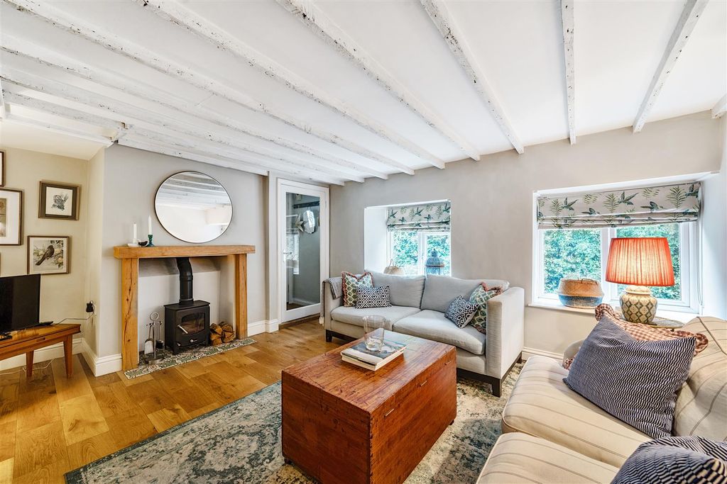 Property photo 2 of 20 Sitting Room