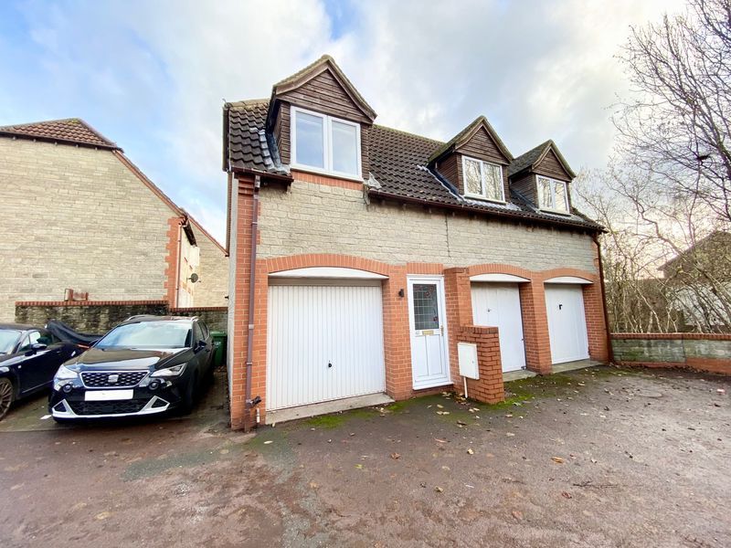 Property photo 1 of 7 Photo 5