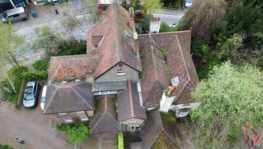Property photo 2 of 40