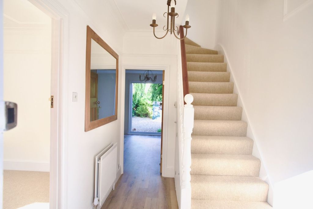 Property photo 2 of 26 Entrance Hallway