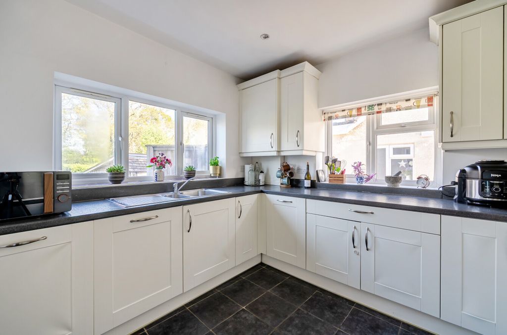 Property photo 3 of 20 1448670-9-69E8F1c...