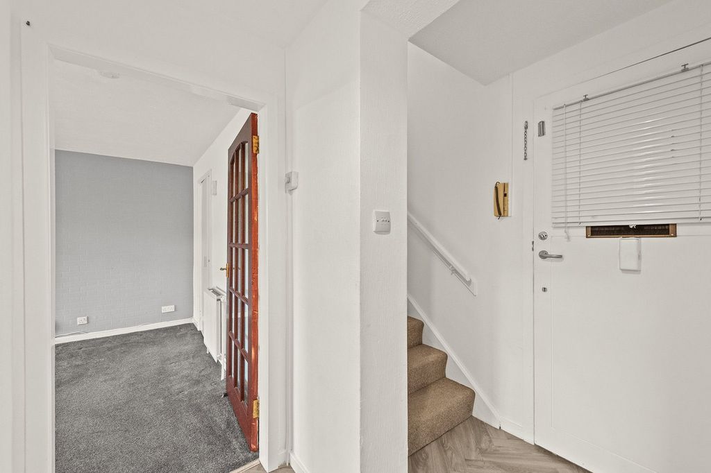 Additional image 9 of 2 bed maisonette for saleYork Lane, Grangemouth FK3