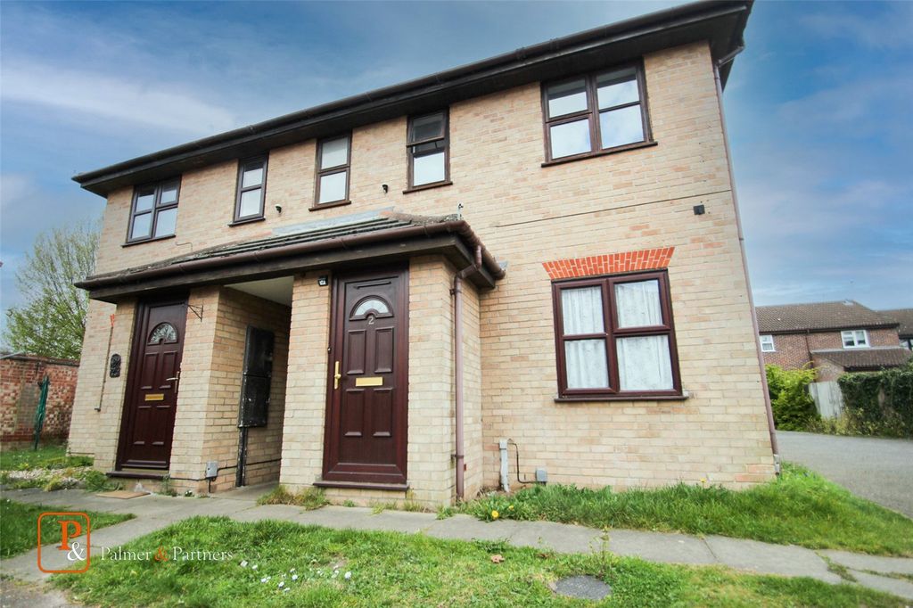 Property photo 1 of 7 External