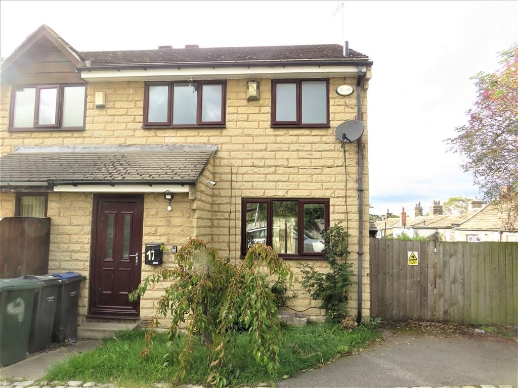 3 bed semi-detached house for sale Greengates