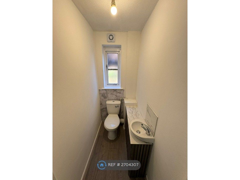 Property photo 3 of 10 Cloakroom - Downstairs