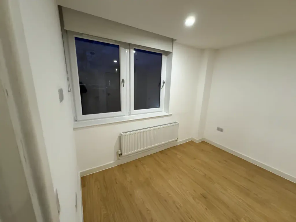 Property photo 2 of 18 Bedroom