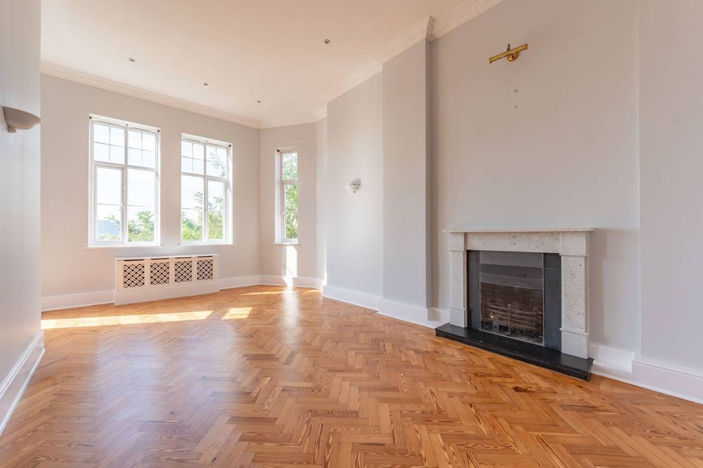 Property photo 3 of 26