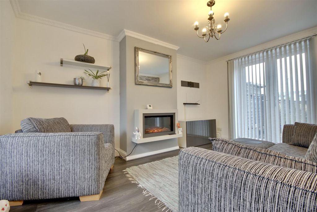 Property photo 3 of 14 8A6E6C5E-0Ad9-4Ffa-B0A8-21Bd4D736A93_1_201_A.Jpeg