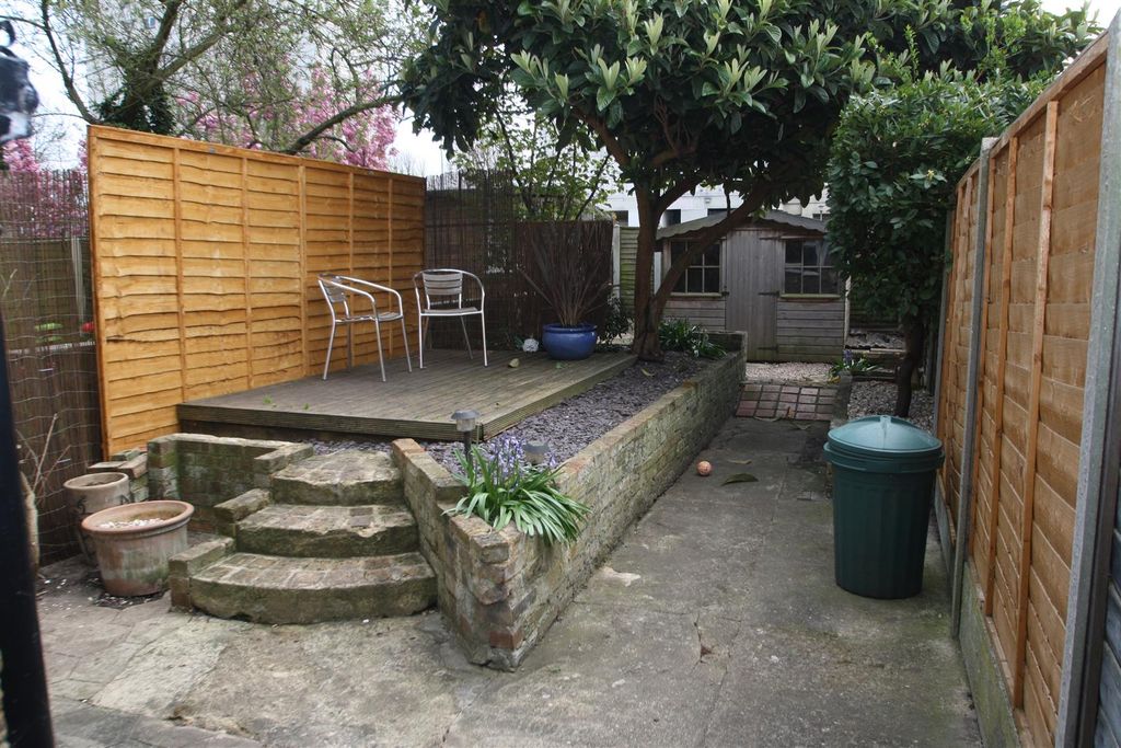 Property photo 2 of 8