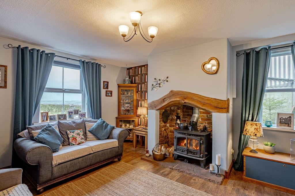 Property photo 3 of 43