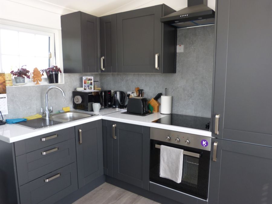 Property photo 3 of 11 Kitchen