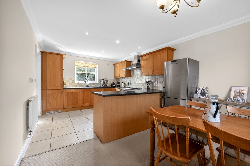 Property photo 3 of 32