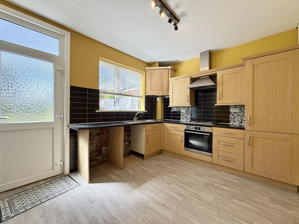 Property photo 2 of 17 Kitchen/Diner