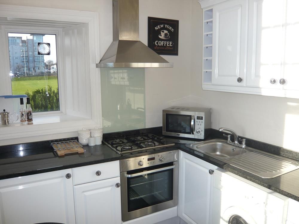 Property photo 3 of 5 Kitchen