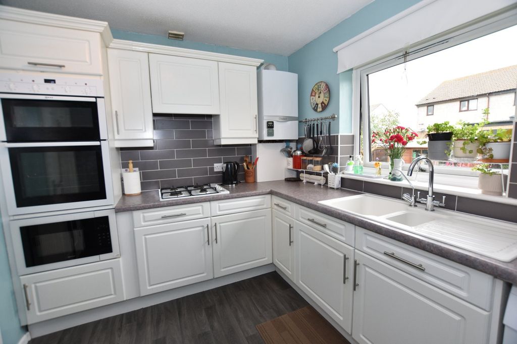 Property photo 3 of 15 Kitchen