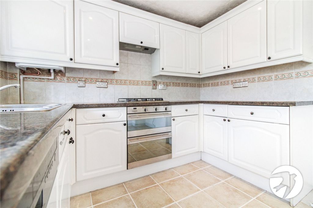 Property photo 2 of 10 Kitchen
