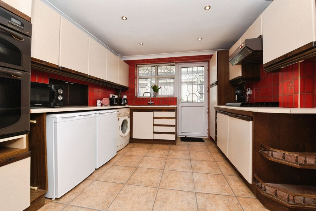Property photo 3 of 26 Pbox-Img.Jpg