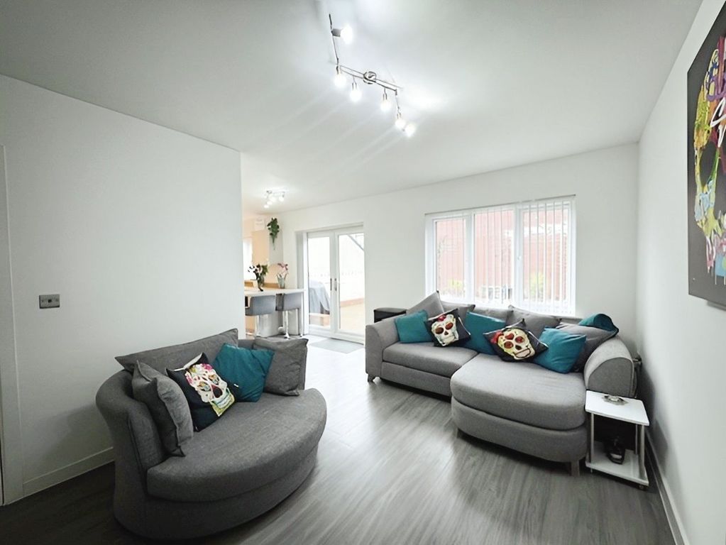 Property photo 2 of 31