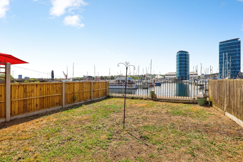 Additional image 18 of 4 bed terraced house for saleRedshank Road, St Mary Island, Chatham ME4