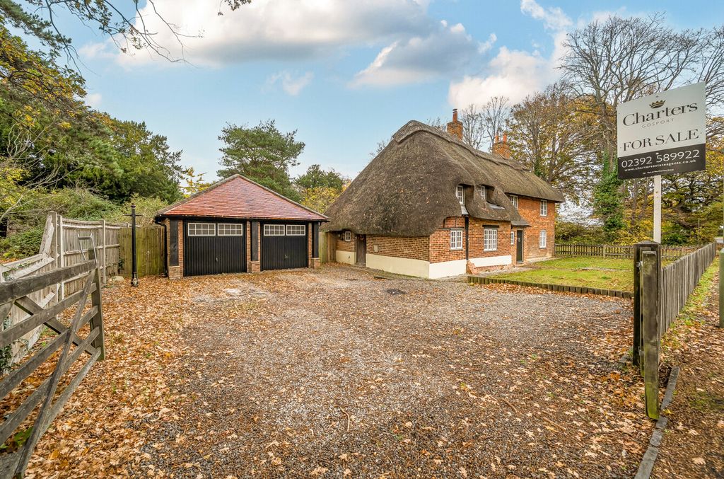 Property photo 1 of 11 1375363-20-690E09...