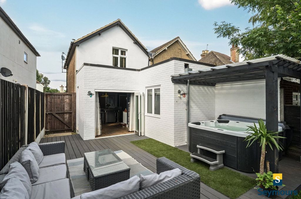 Property photo 1 of 17 Rear Aspect