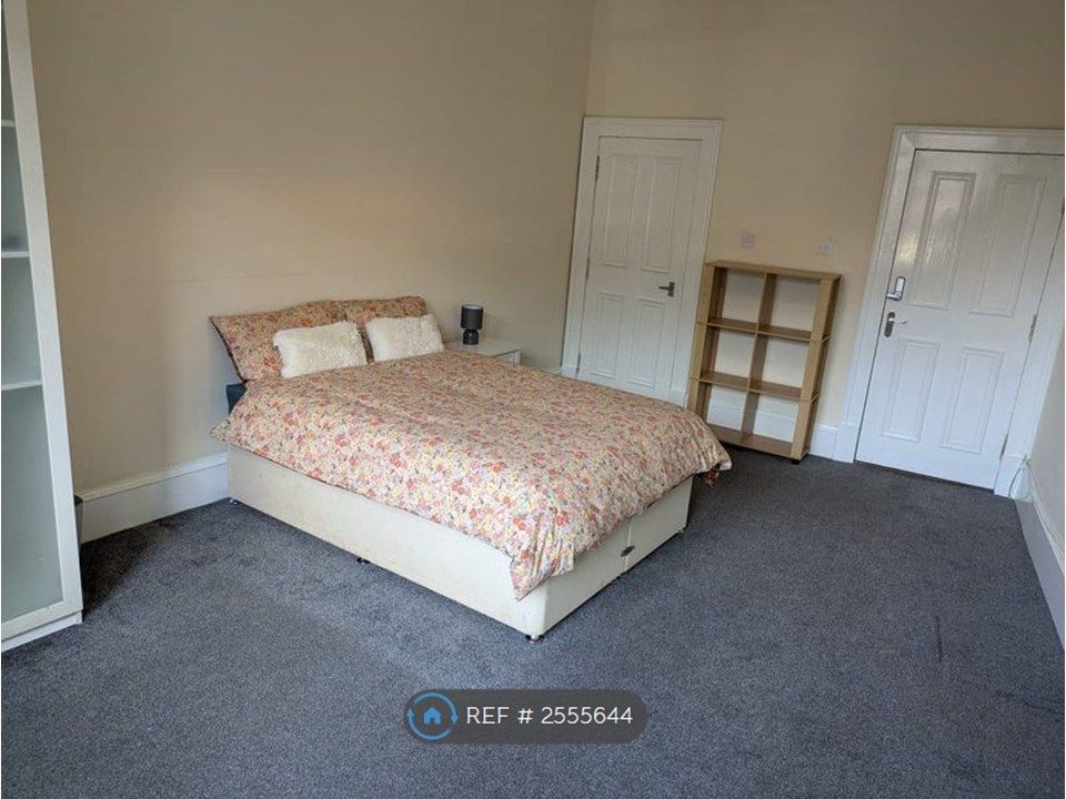 Property photo 2 of 25