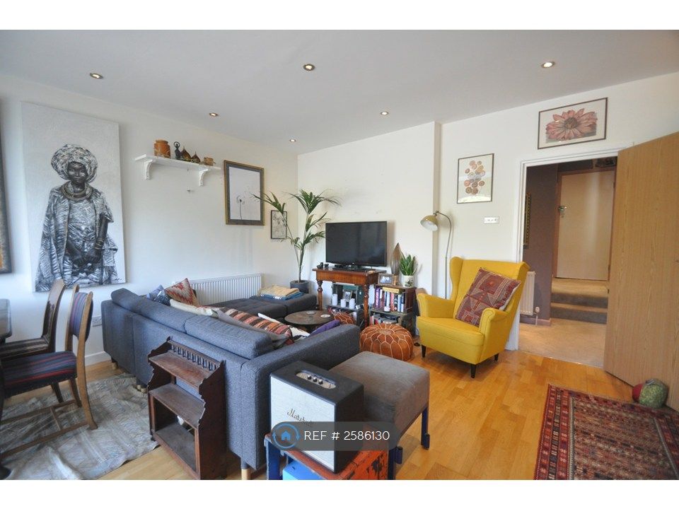 Property photo 1 of 12 The Lounge