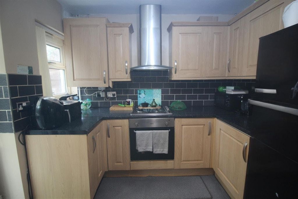 Property photo 3 of 12 Kitch_2.Jpg