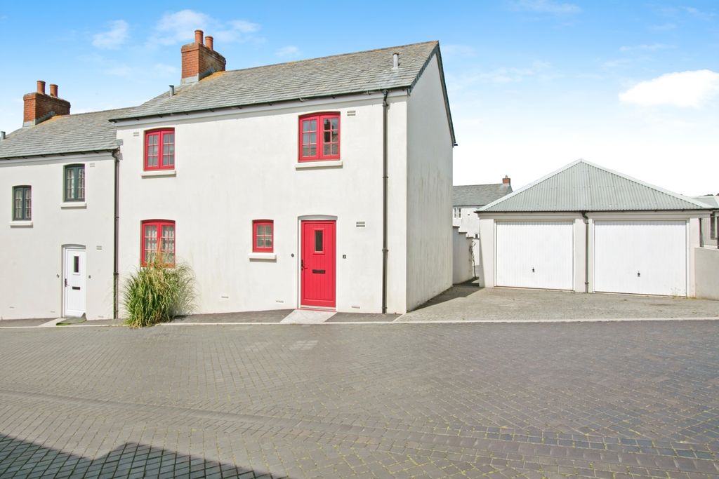 Property photo 1 of 24 Front &amp; Garage Parki