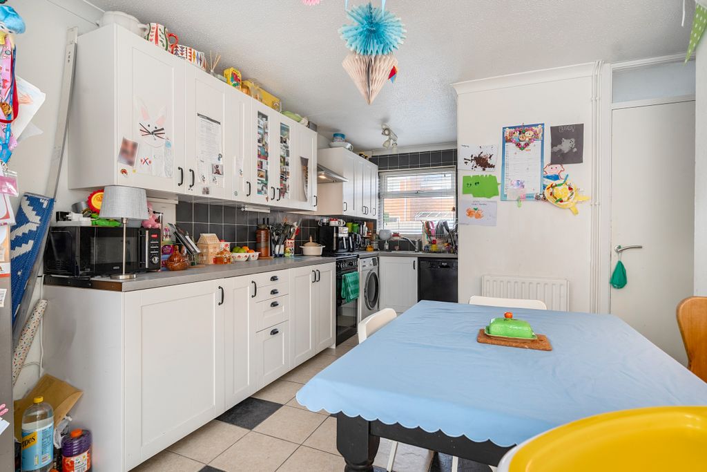 Property photo 3 of 12 14003531696F5A3E7B063