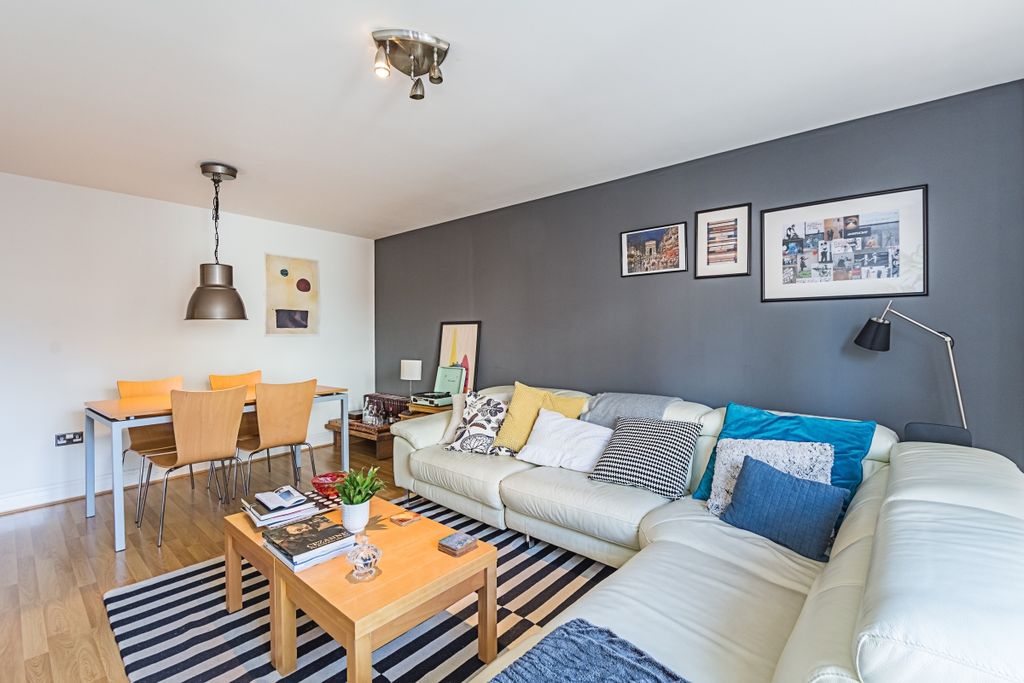 Property photo 2 of 8 29-Horsley-Court-...