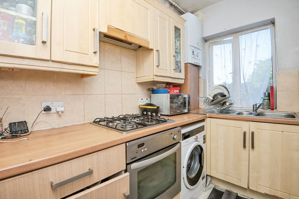 Property photo 1 of 11