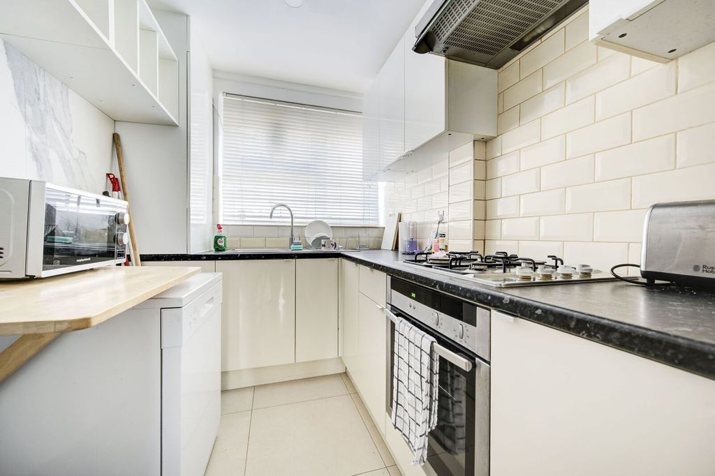 Property photo 2 of 9