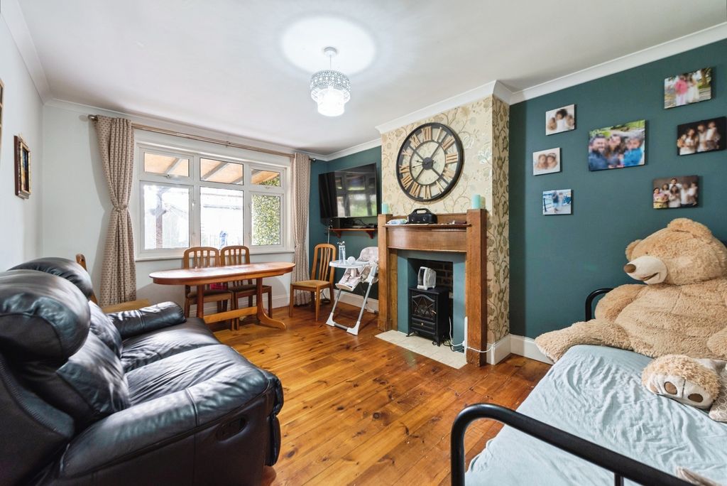 Property photo 3 of 17 Pbox-Img.Jpg