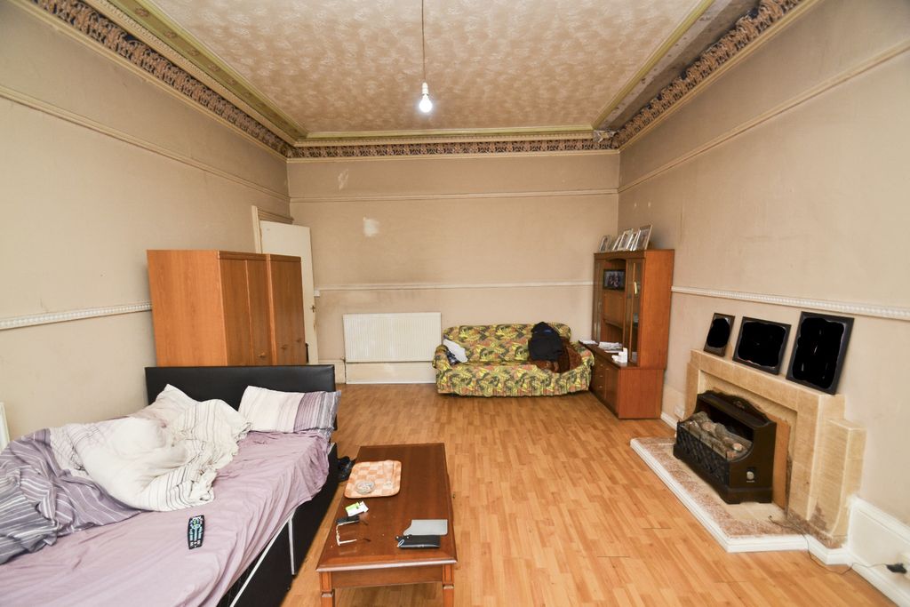 Property photo 3 of 14 4528164