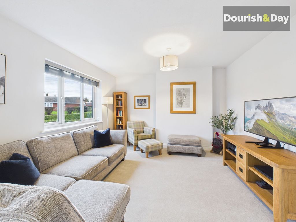 Property photo 3 of 35