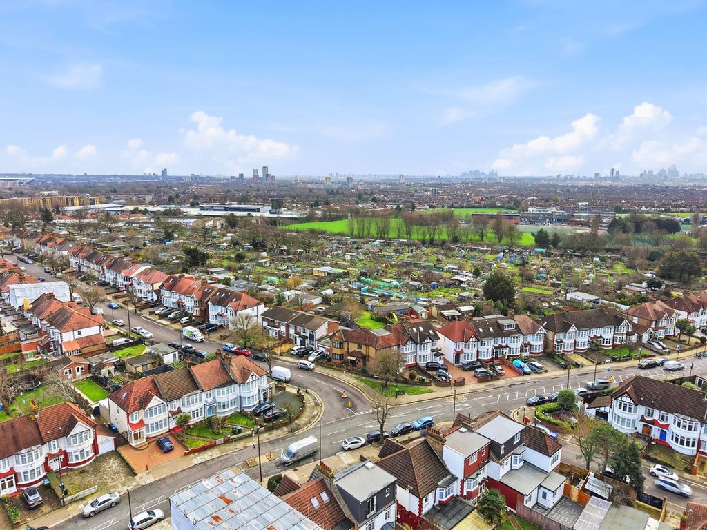 Property photo 3 of 29