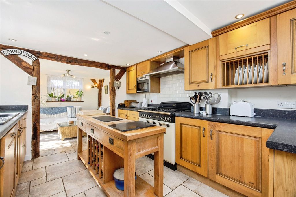 Property photo 2 of 22 Kitchen