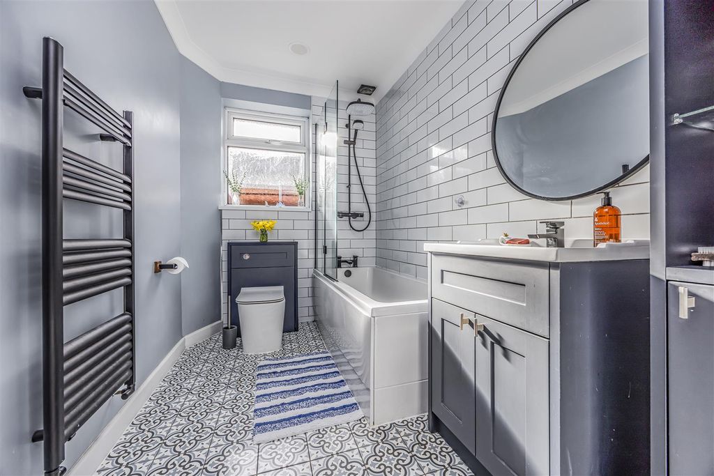 Property photo 2 of 22 38 Saltmarsh Lane, Hayling Island-Porticomarketing