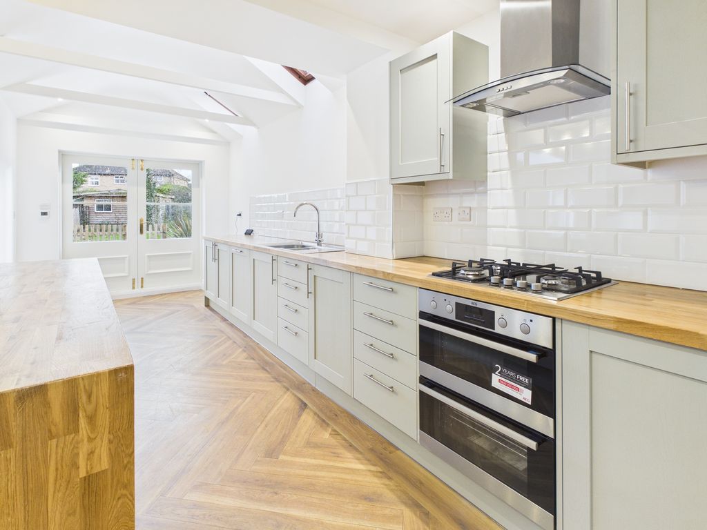 Property photo 2 of 29 Cam02519G0-Pr0388-Still005